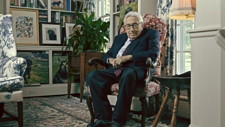Kissinger: Çin çok güçlü olacak ancak hegemonya peşinde koşmayacak